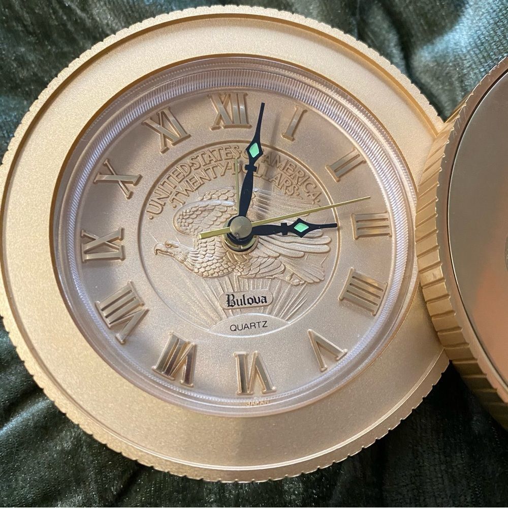 Bulova Quartz Twenty Dollar Copy Gold Coin Stack Alarm Clock Vintage